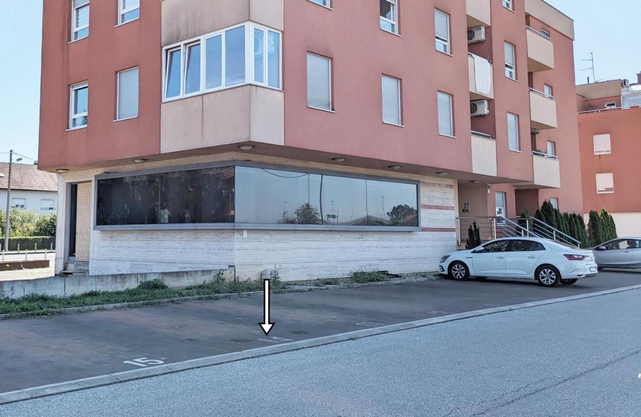 Doma-Lu Apartment-Near Airport And Highway- Free Parking Velika Mlaka Exteriör bild