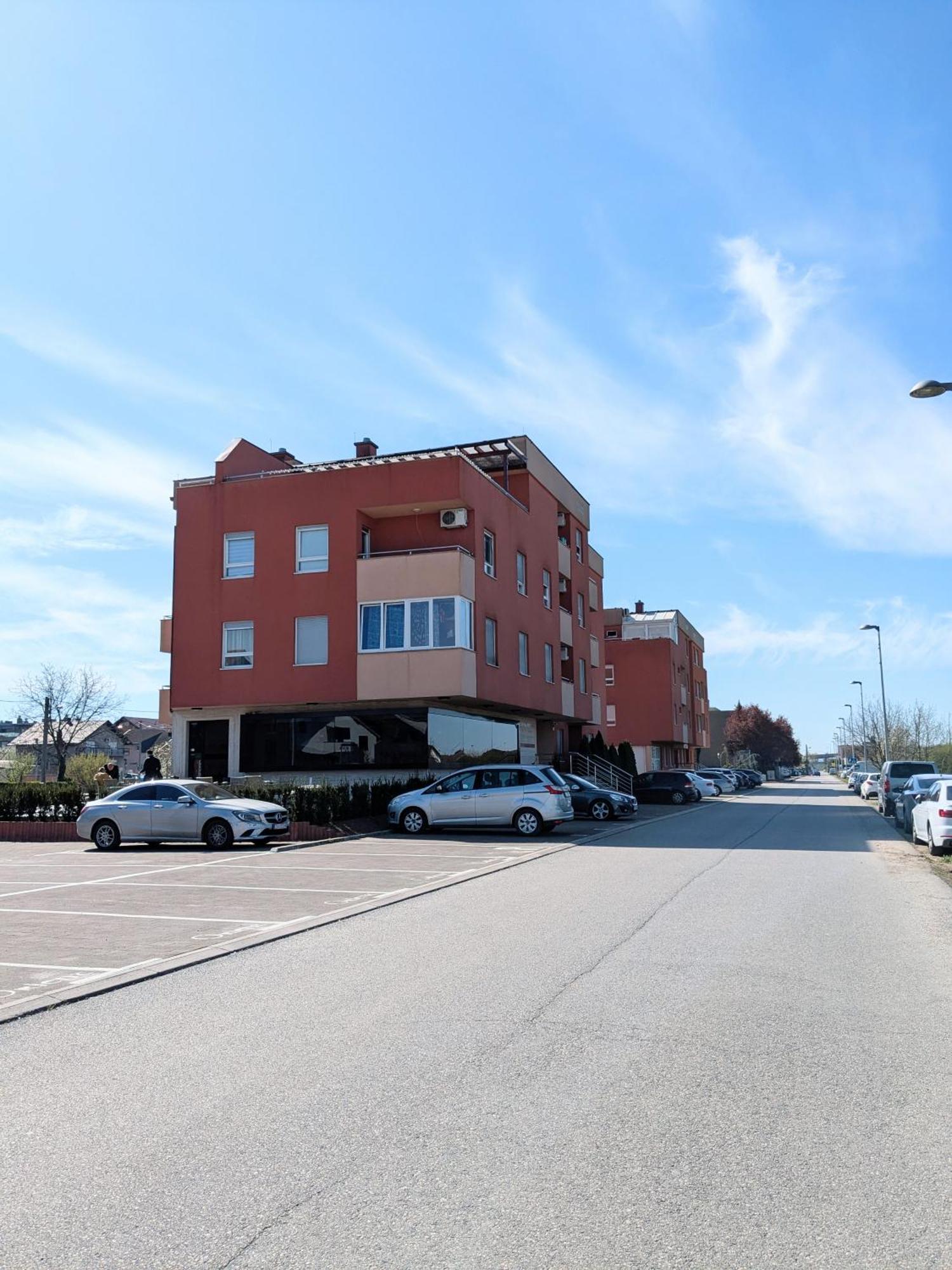 Doma-Lu Apartment-Near Airport And Highway- Free Parking Velika Mlaka Exteriör bild